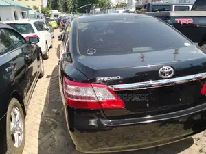 Toyota Premio 2016 Black