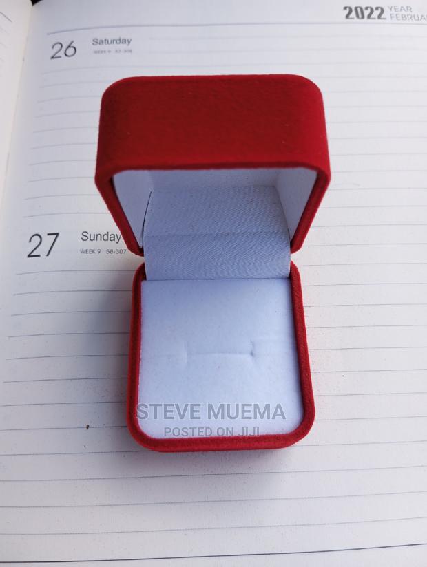 Luxury Velvet Ring Case. - thumbnail 2