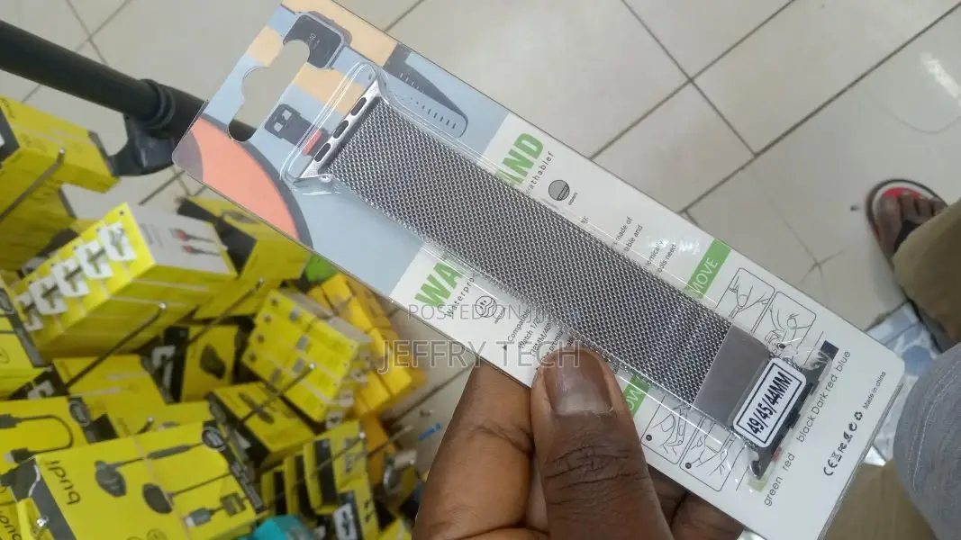 Magnetic Milanese Loop Apple Watchband (42/44/45/49mm)