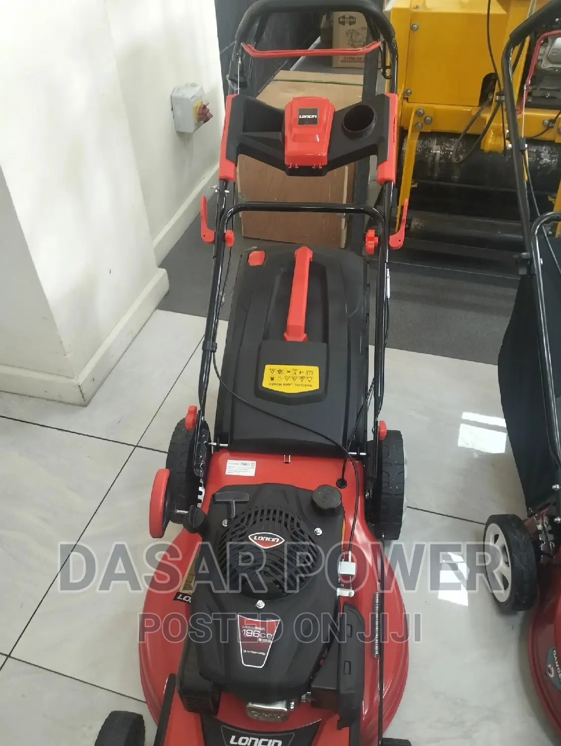 196cc Self Propelled Lawnmower