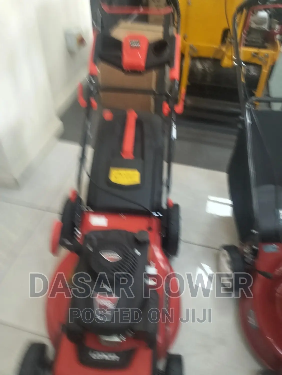 196cc Self Propelled Lawnmower
