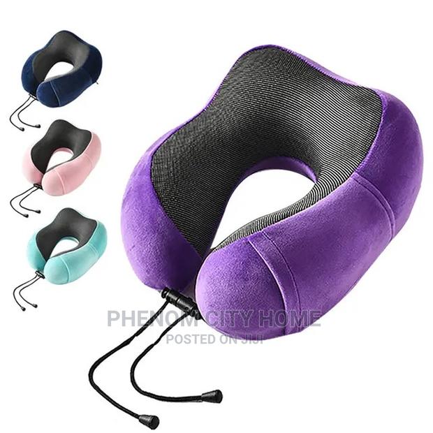 U Shaped Travelling Neck Pillows - thumbnail 2