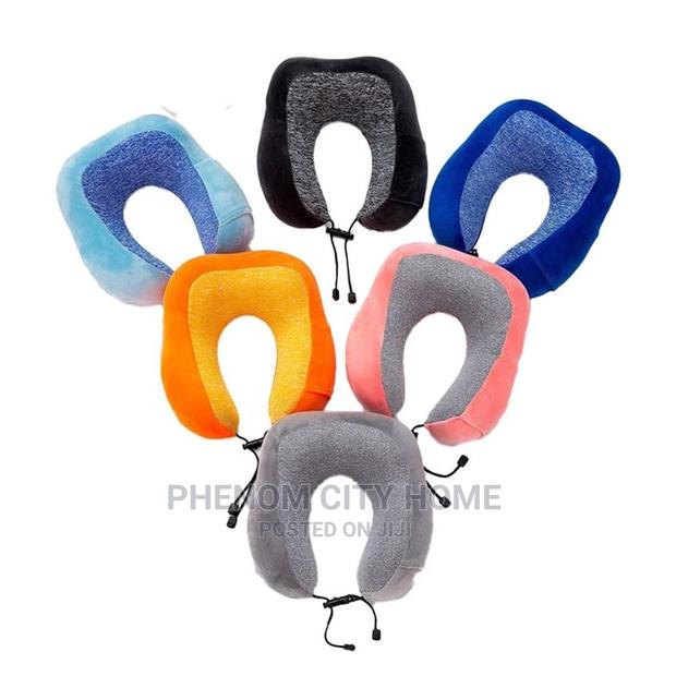 Travelling Neck Pillows - thumbnail 2