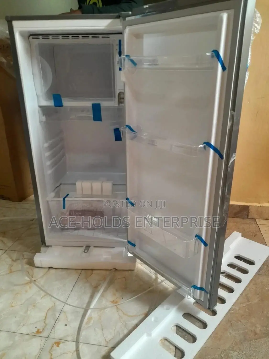 Roch RFR-190S-I Single Door Refrigerator, 150L - Silver