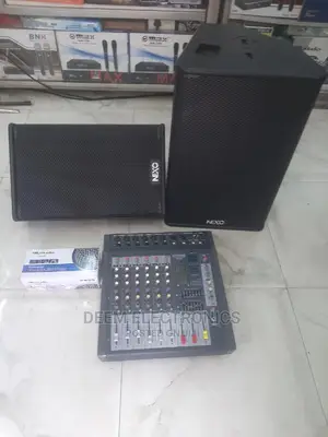 Monitor 10" +Speaker 15" + Powered Mixer 6ch + Mic Corded