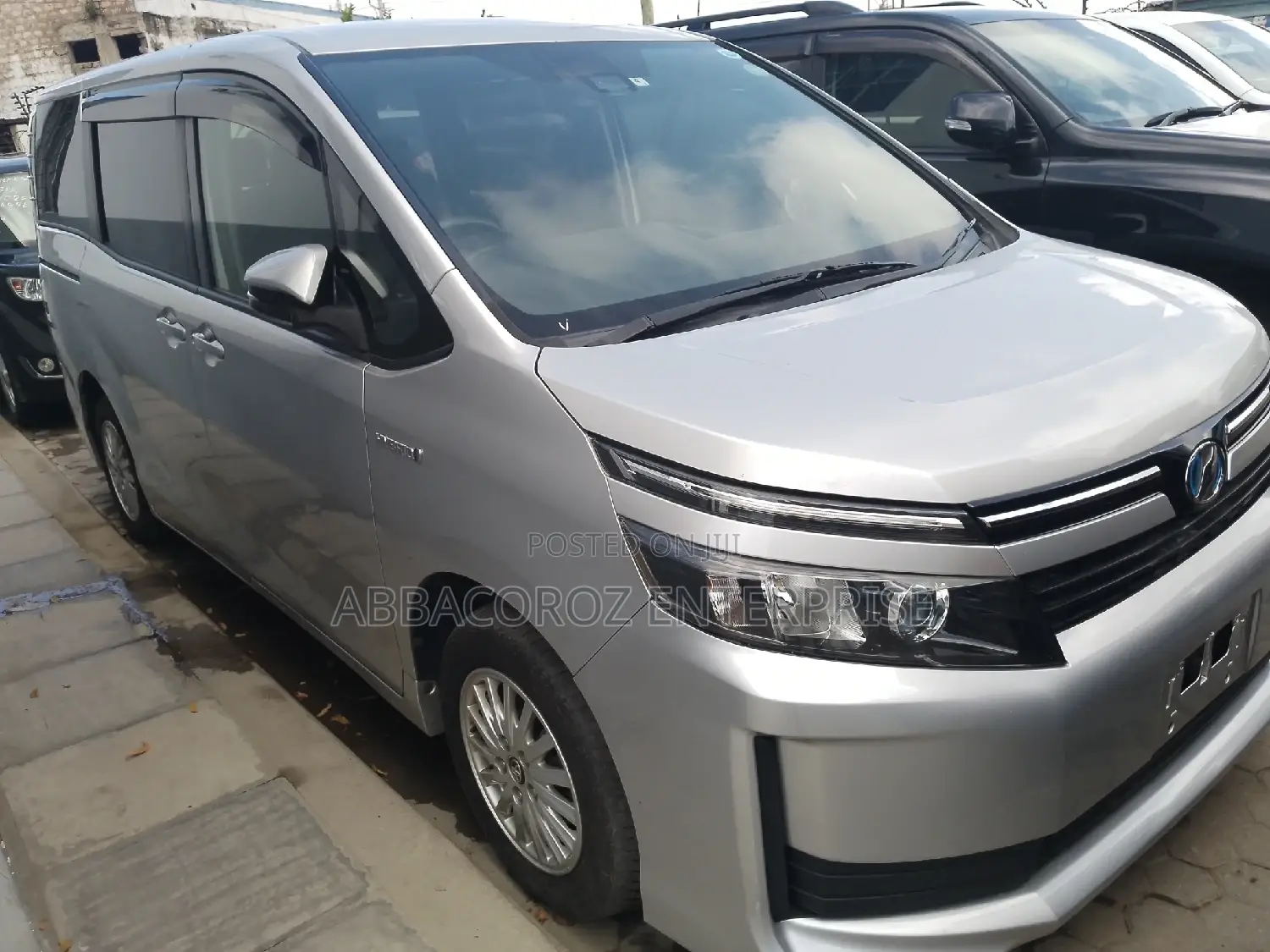 Toyota Voxy 2016 Silver