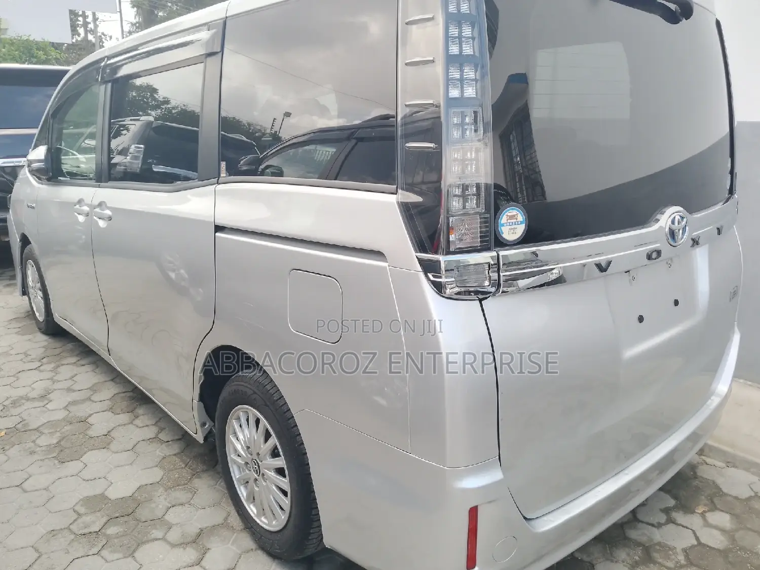 Toyota Voxy 2016 Silver