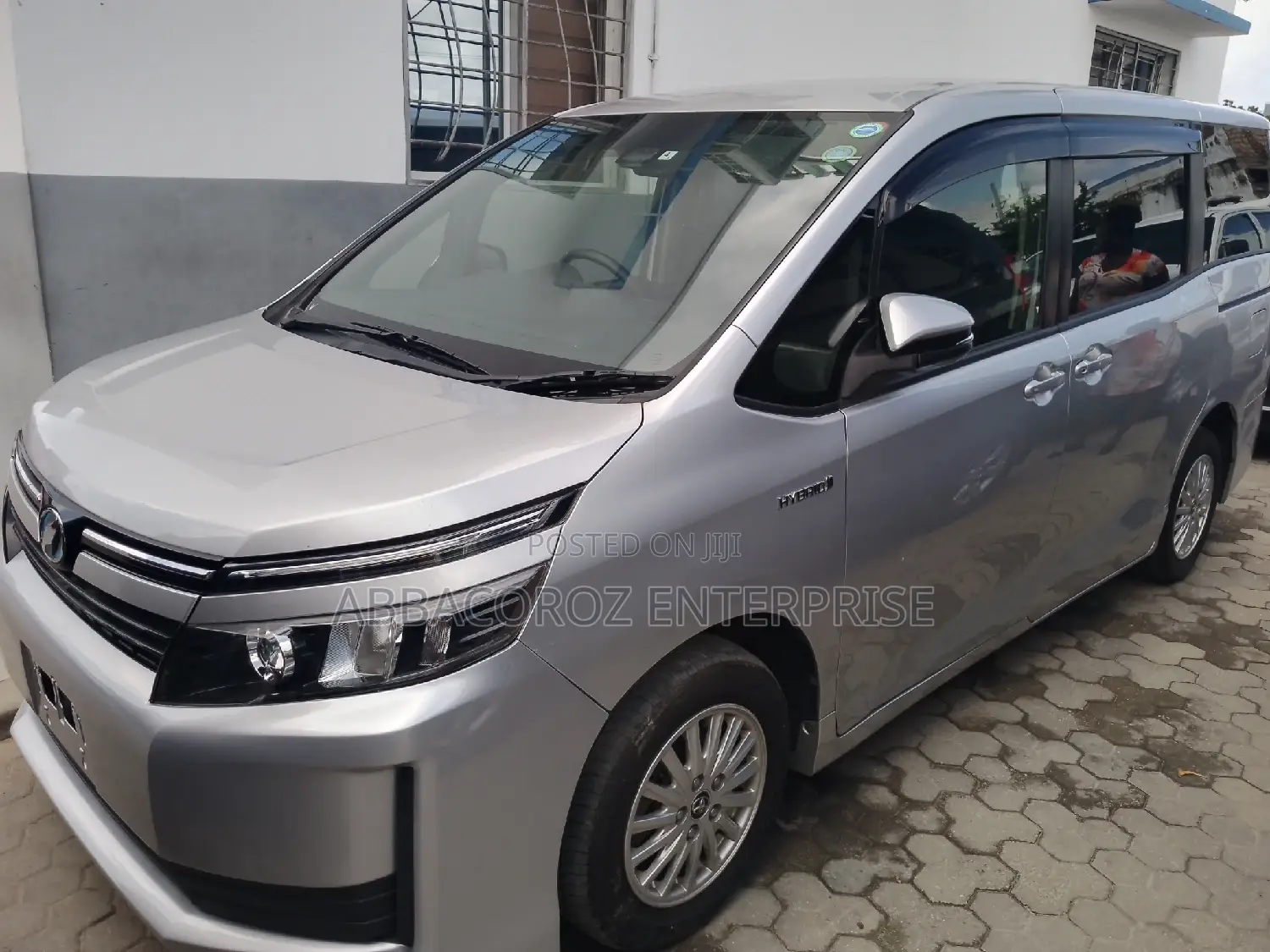 Toyota Voxy 2016 Silver
