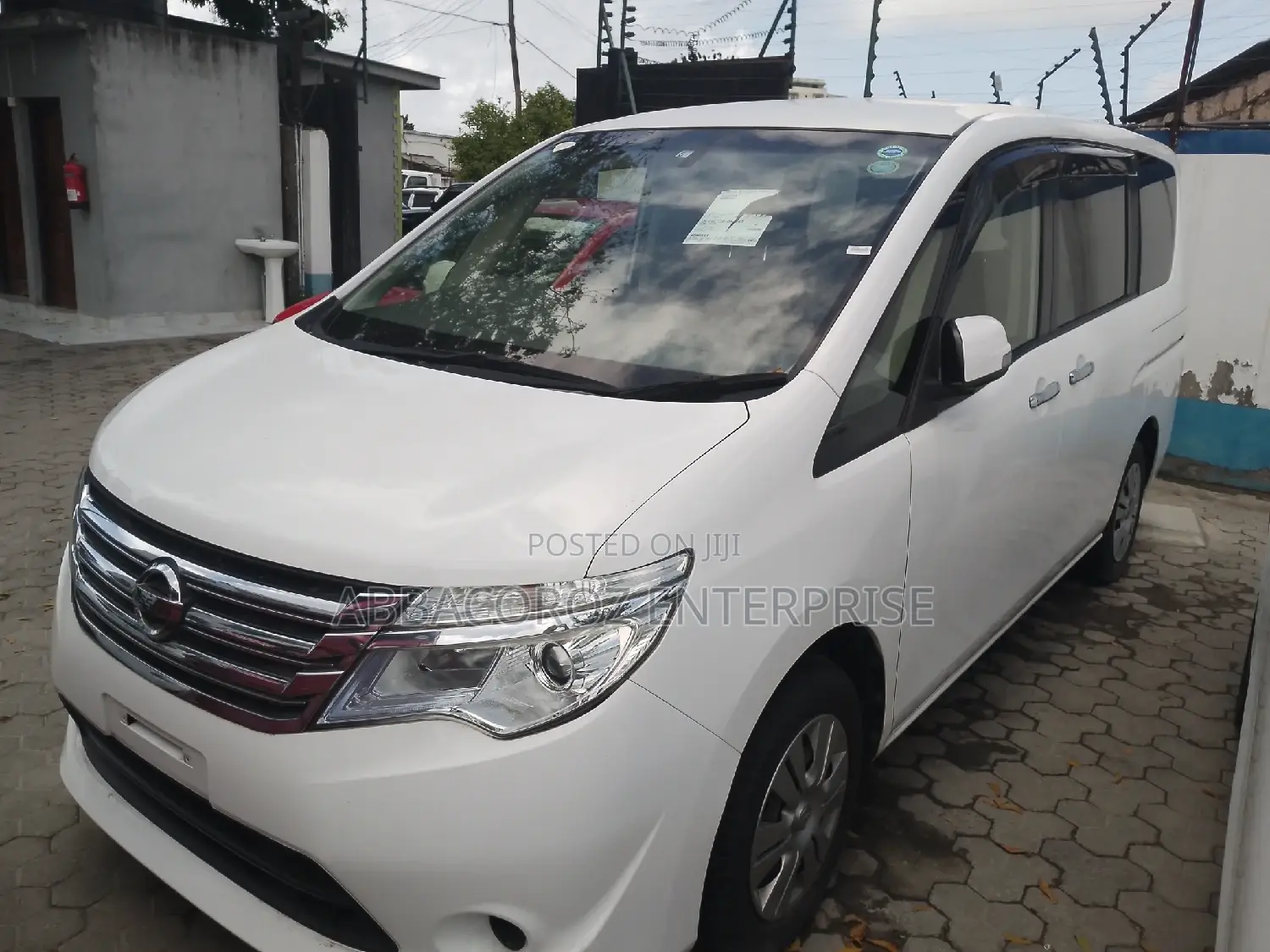 Nissan Serena 2015 White