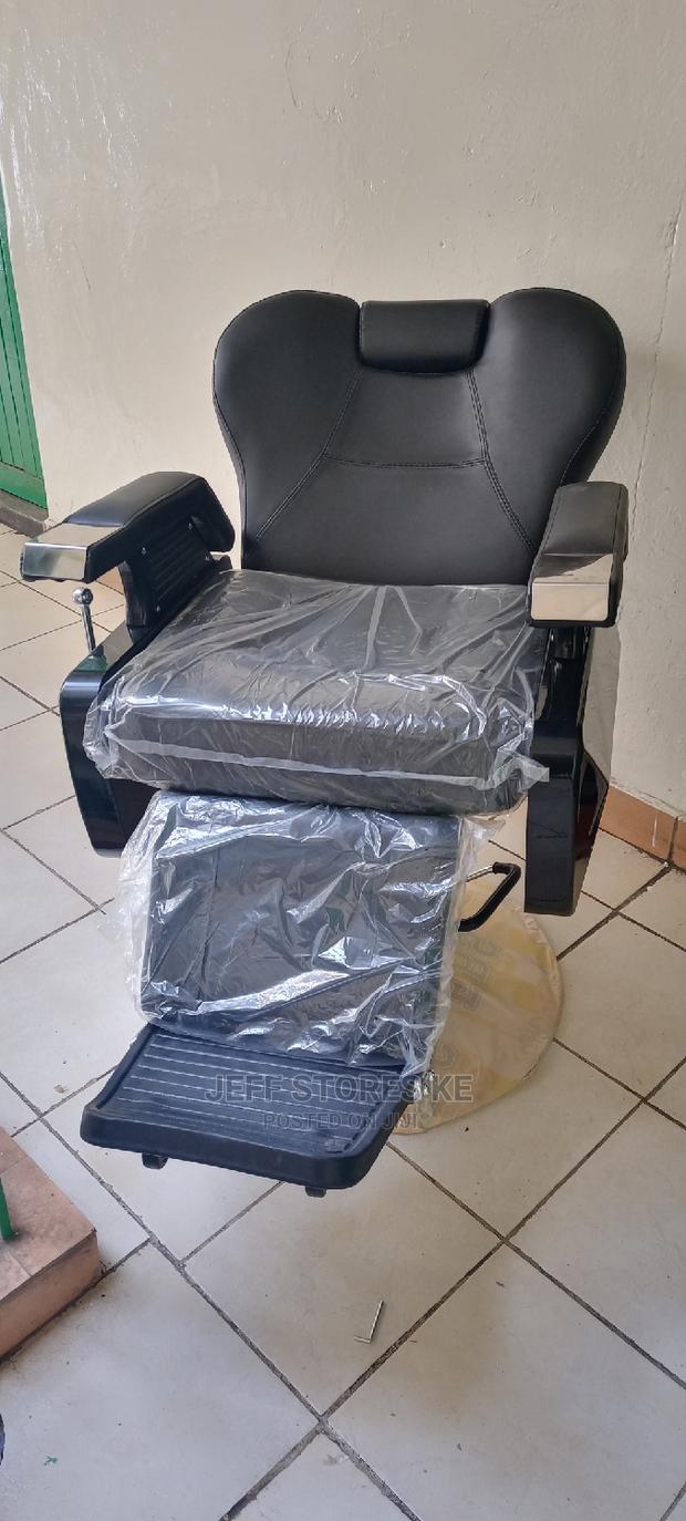 Elegant Super Jumbo Barber Chairs - main view