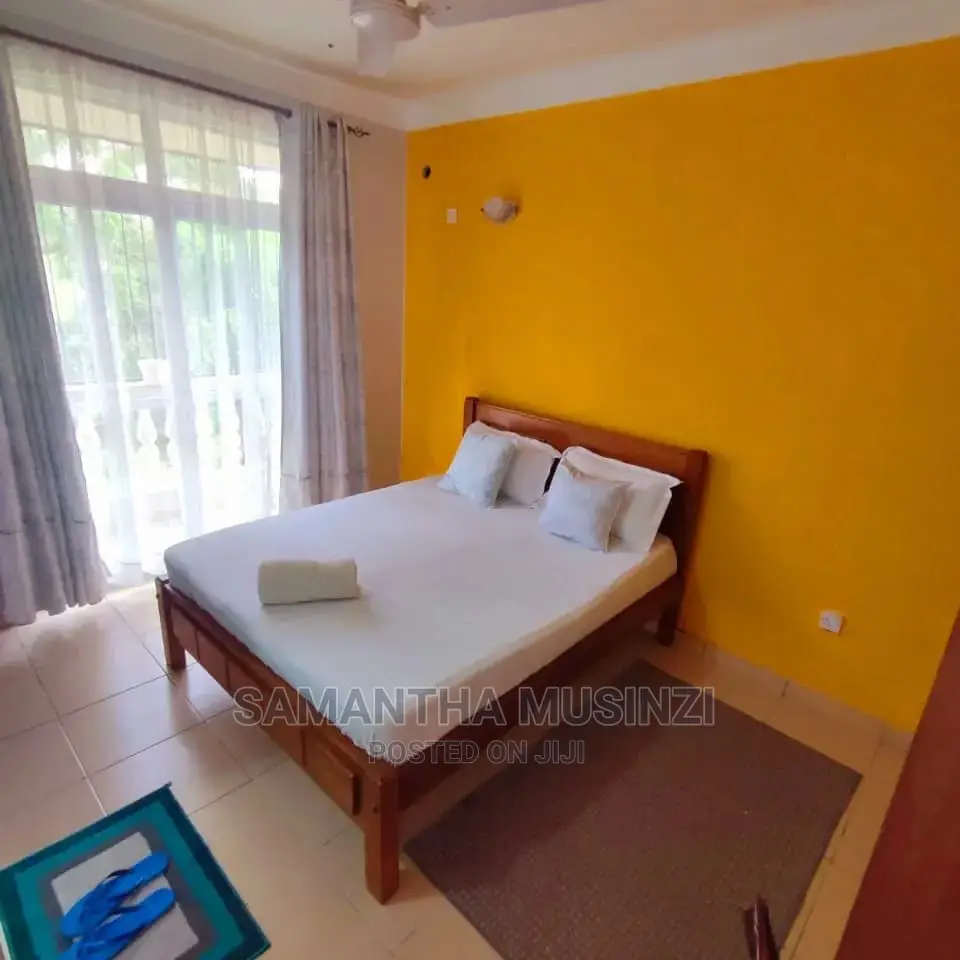 2 Bedroom Close to Beach