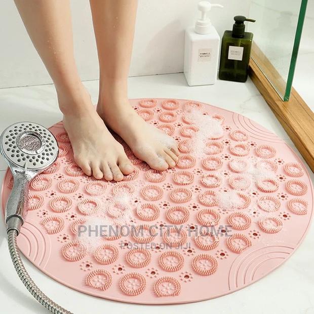 Round Anti Slip Bathroom Mats - thumbnail 2