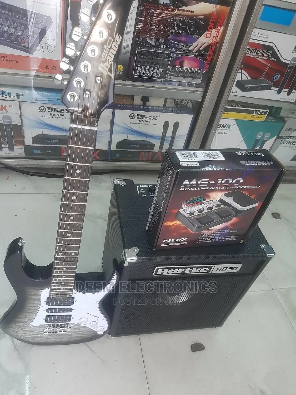 Solo Guitar Ibanez With Guitar Effect and Combo in Nairobi Central