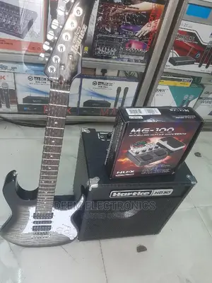 Solo Guitar Ibanez With Guitar Effect and Combo