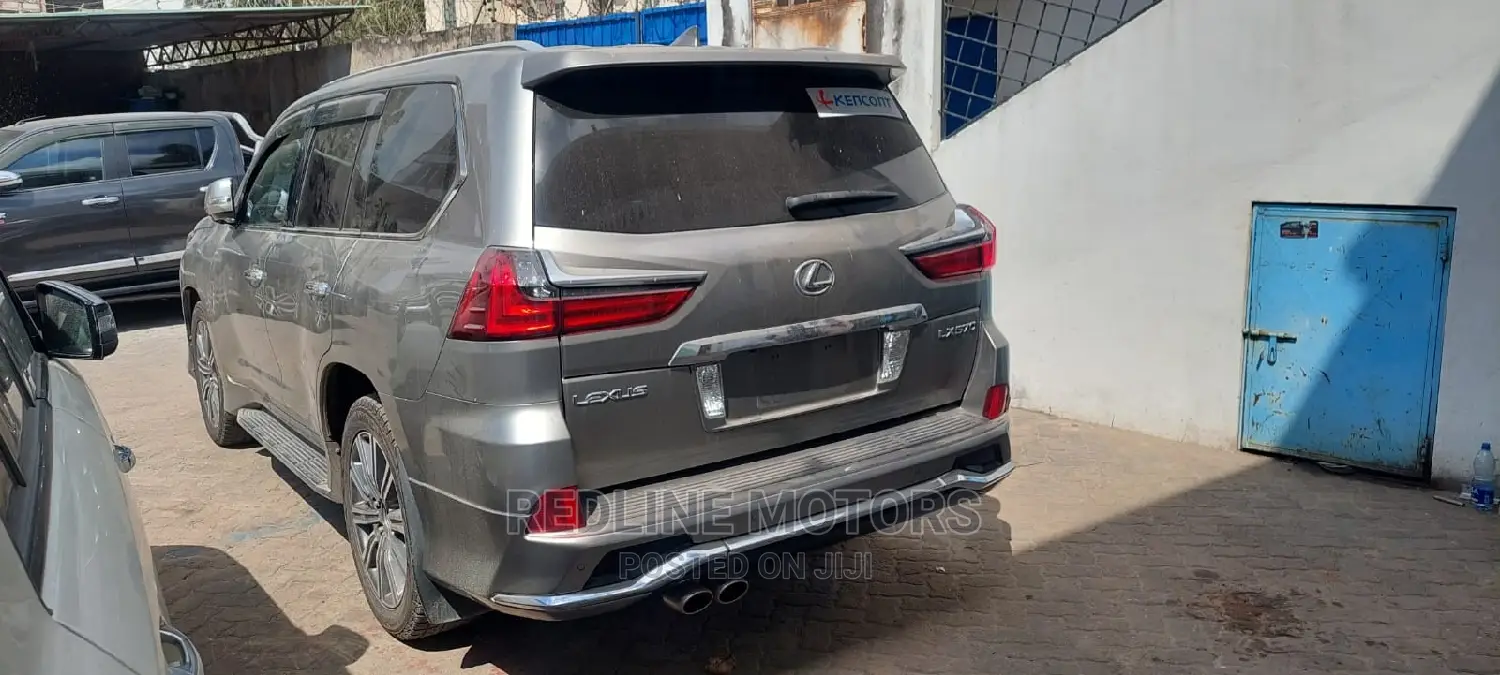 Lexus LX 570 (5 seats) AWD 2016 Silver