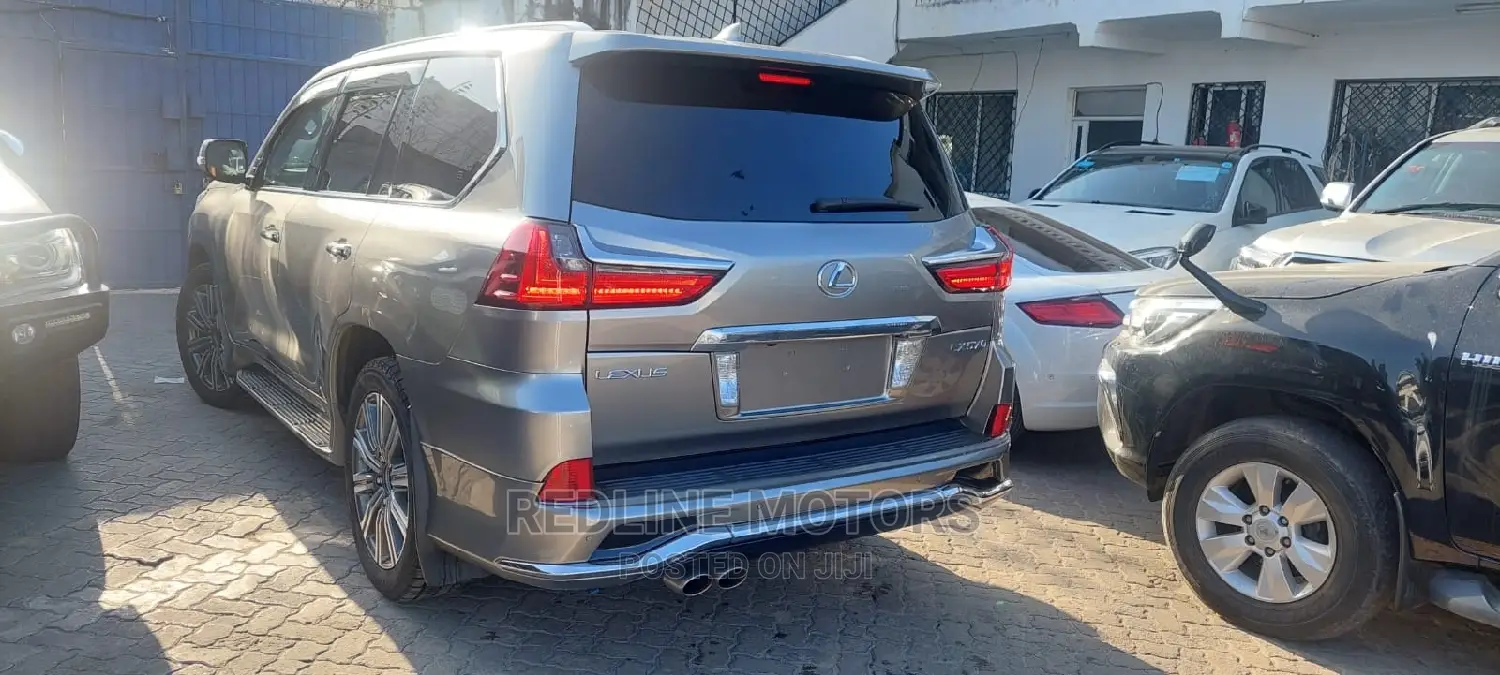 Lexus LX 570 (5 seats) AWD 2016 Silver