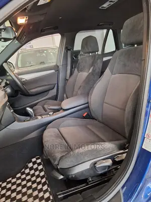 BMW X1 xDrive28i AWD 2016 Blue