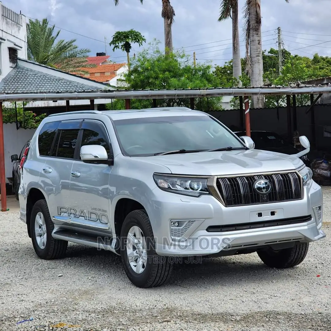 Toyota Land Cruiser Prado 2017 Silver