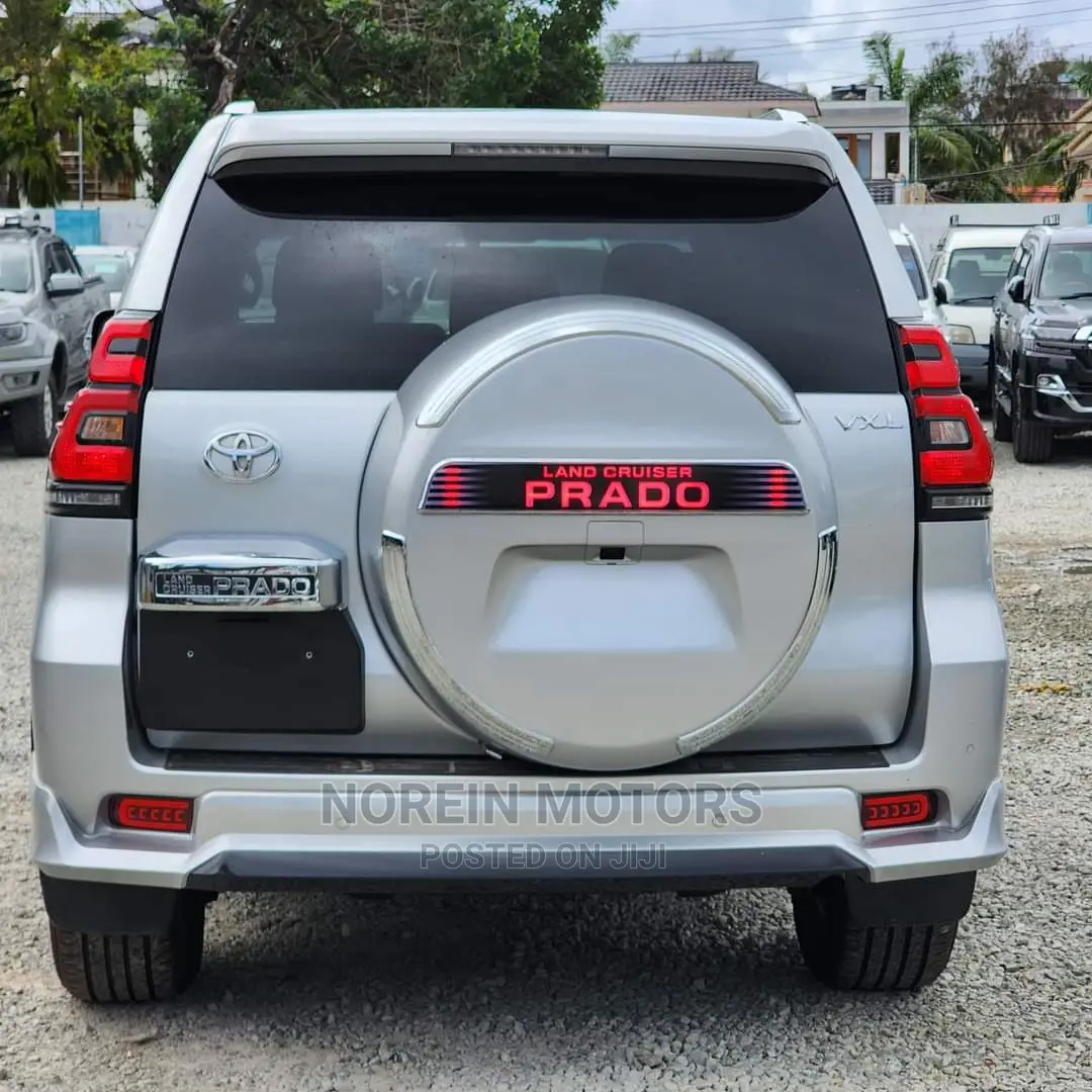 Toyota Land Cruiser Prado 2017 Silver