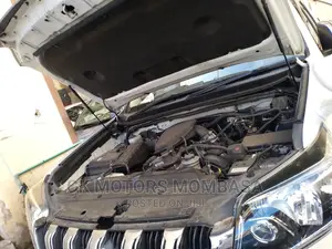 Toyota Land Cruiser Prado 2016 White
