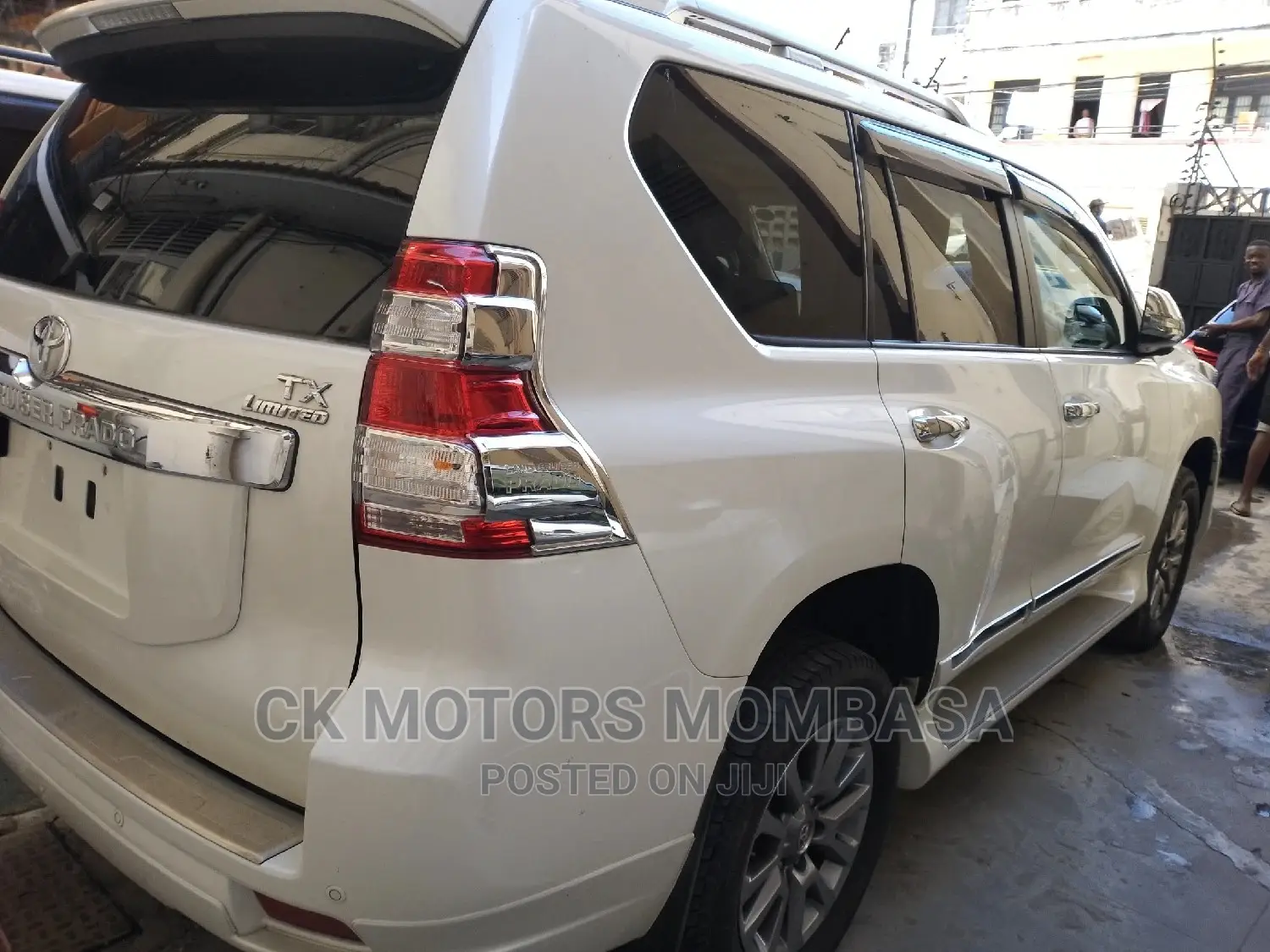Toyota Land Cruiser Prado 2016 White