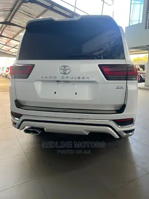 Toyota Land Cruiser 2023 White