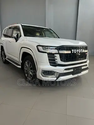 Toyota Land Cruiser 2023 White