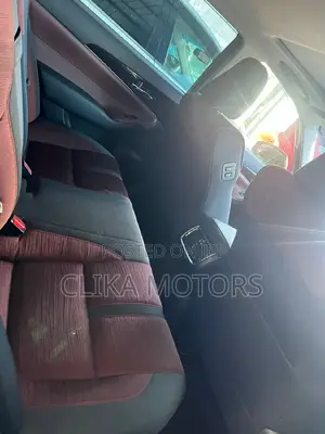 Toyota Crown 2016 Green