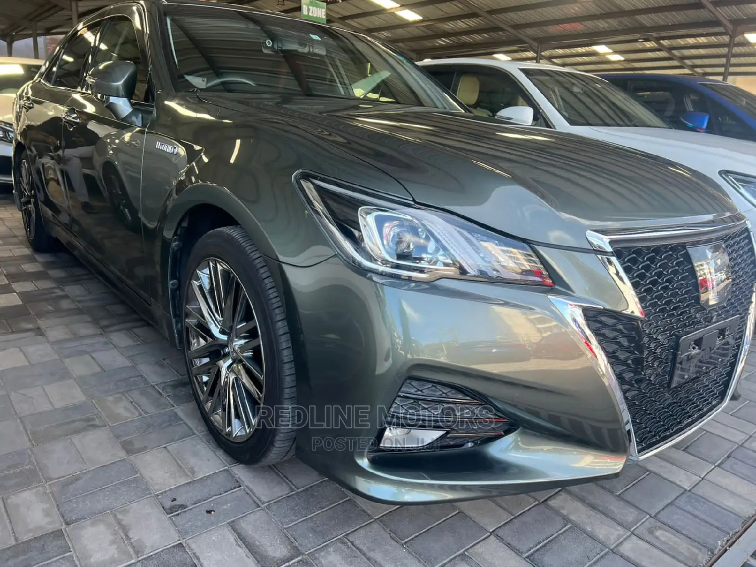 Toyota Crown 2016 Green