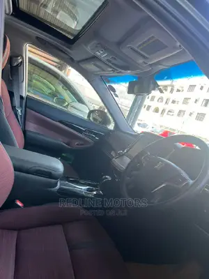 Toyota Crown 2016 Green