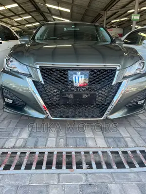 Toyota Crown 2016 Green