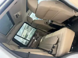 Land Rover Discovery 2016 Pearl