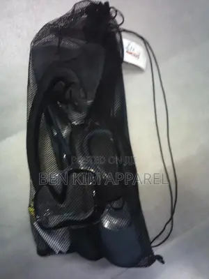 Water Sports Snorkeling Kit Fins Mask and Snorkel With Bag