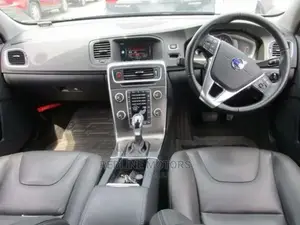Volvo V60 2016 Black