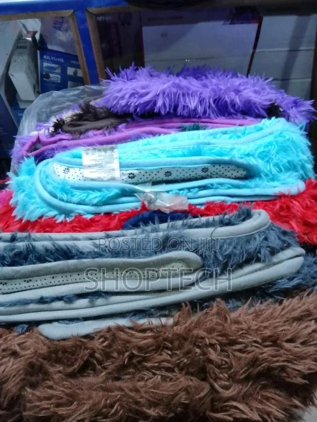 5*9 Fluffy Carpet Available - thumbnail 2
