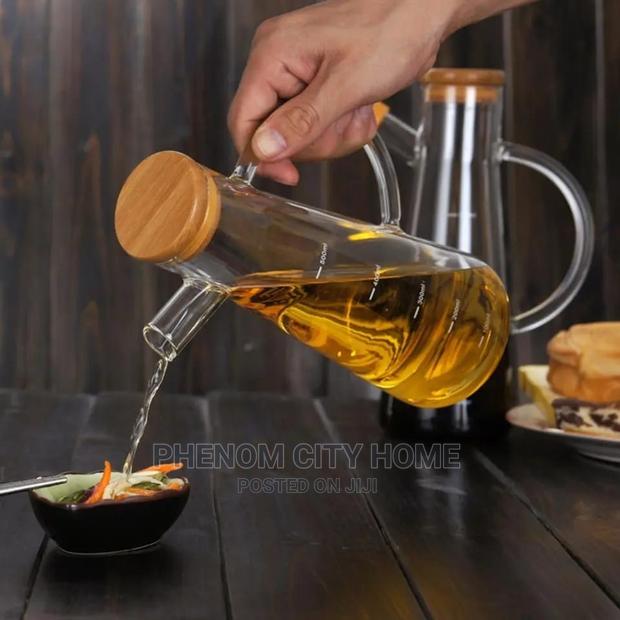 GLASS OIL/VINEGAR JAR With Bamboo Lid