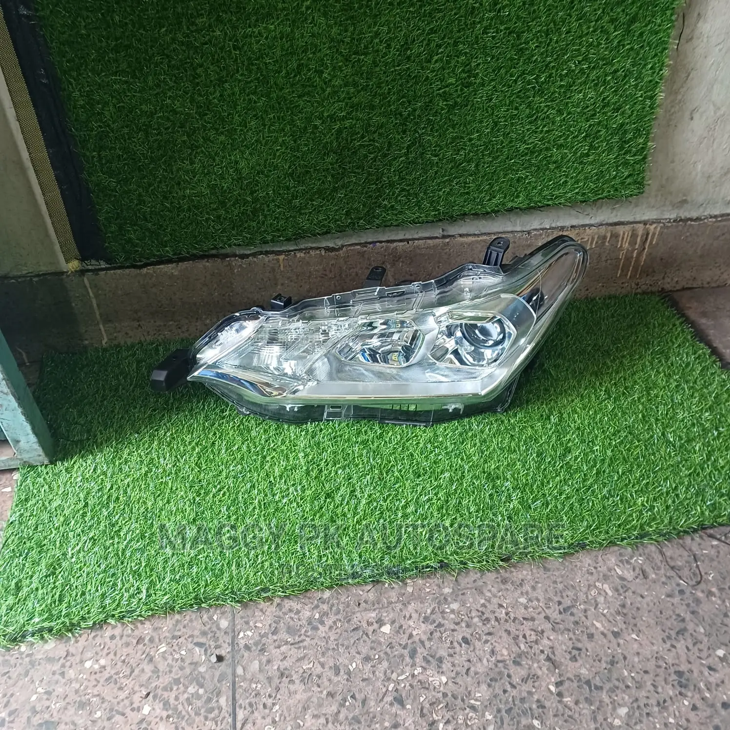 Toyota Fielder 165 2015 Headlight Non Xenon