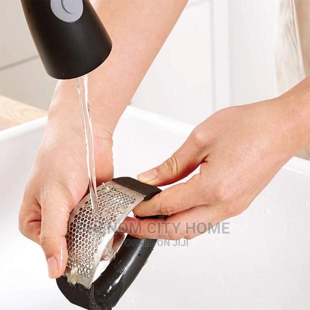 Ring Garlic Crusher Press - thumbnail 2