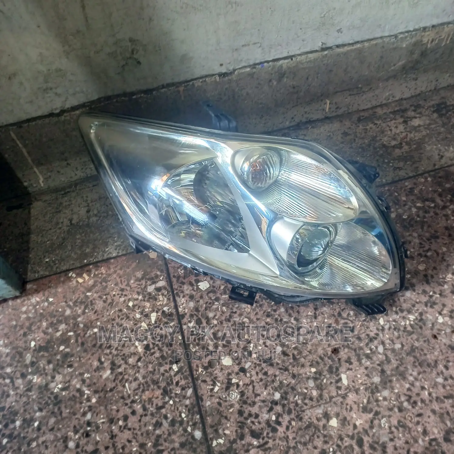 Toyota Auris Headlight 2008 Non Xenon