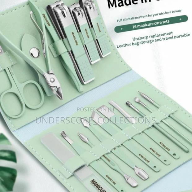 17pcs Manicure/Pedicure Leather Gift Set