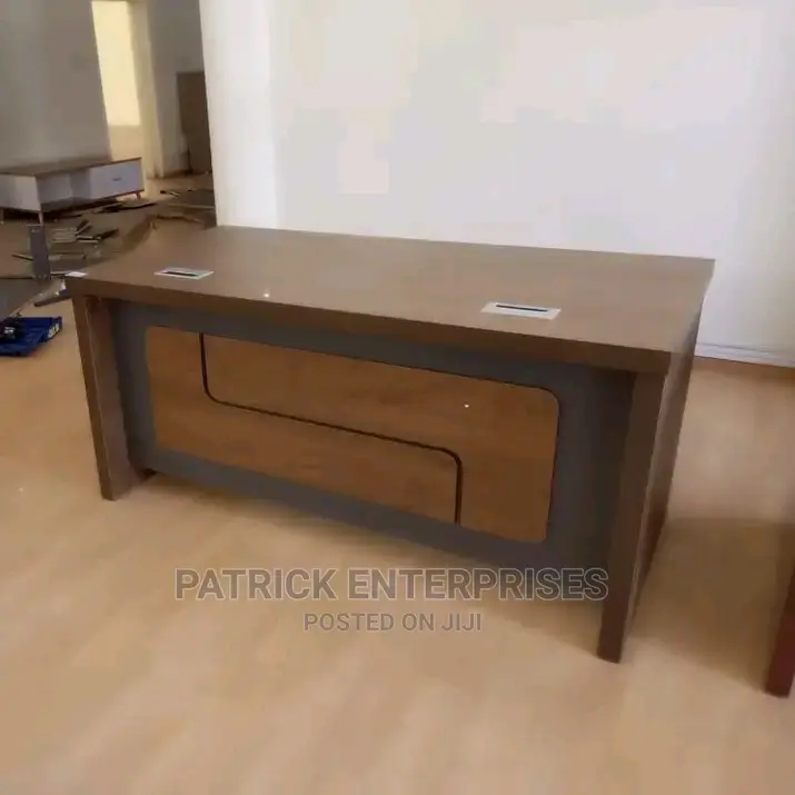 Executive Imported Office Desk 1.6 MTRS
