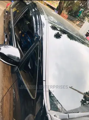 Professional Llumar / 3M Tint Film With a 5 Year Warrant