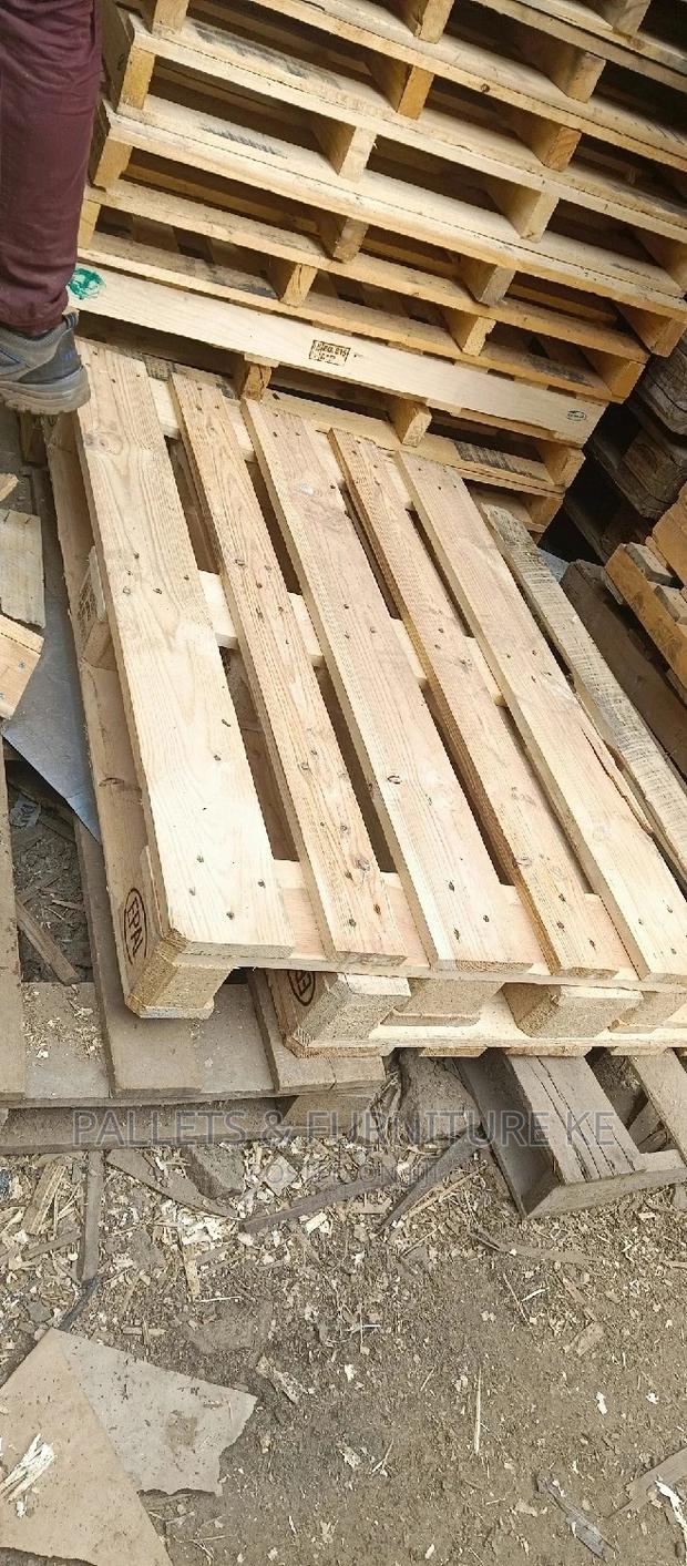 Wooden Pallet 4 Frame