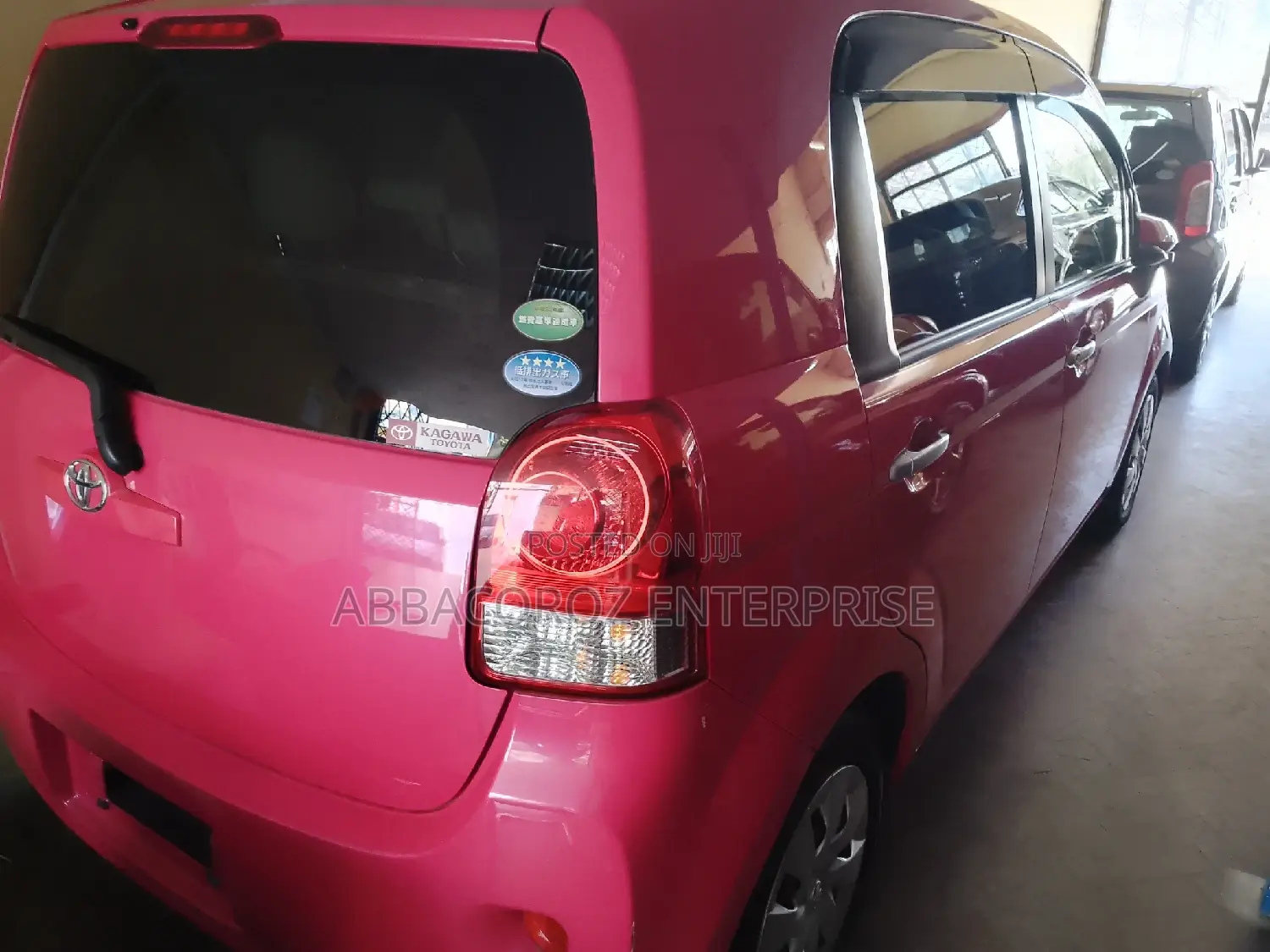 Toyota Porte 2016 Pink