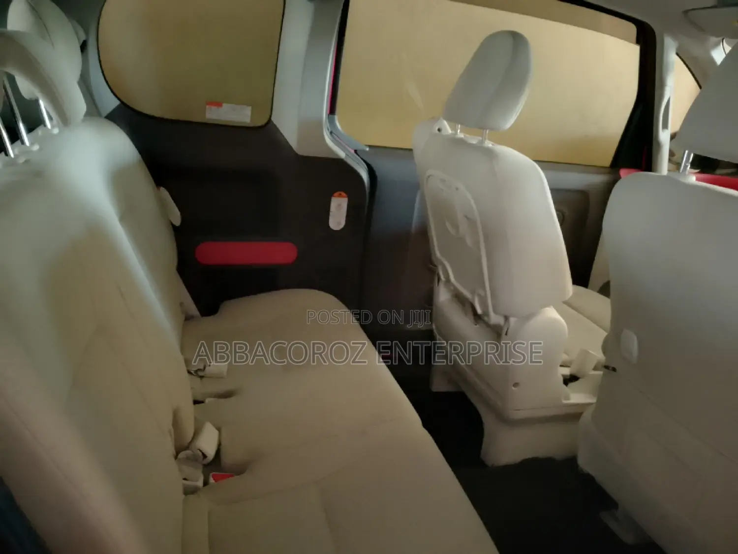 Toyota Porte 2016 Pink
