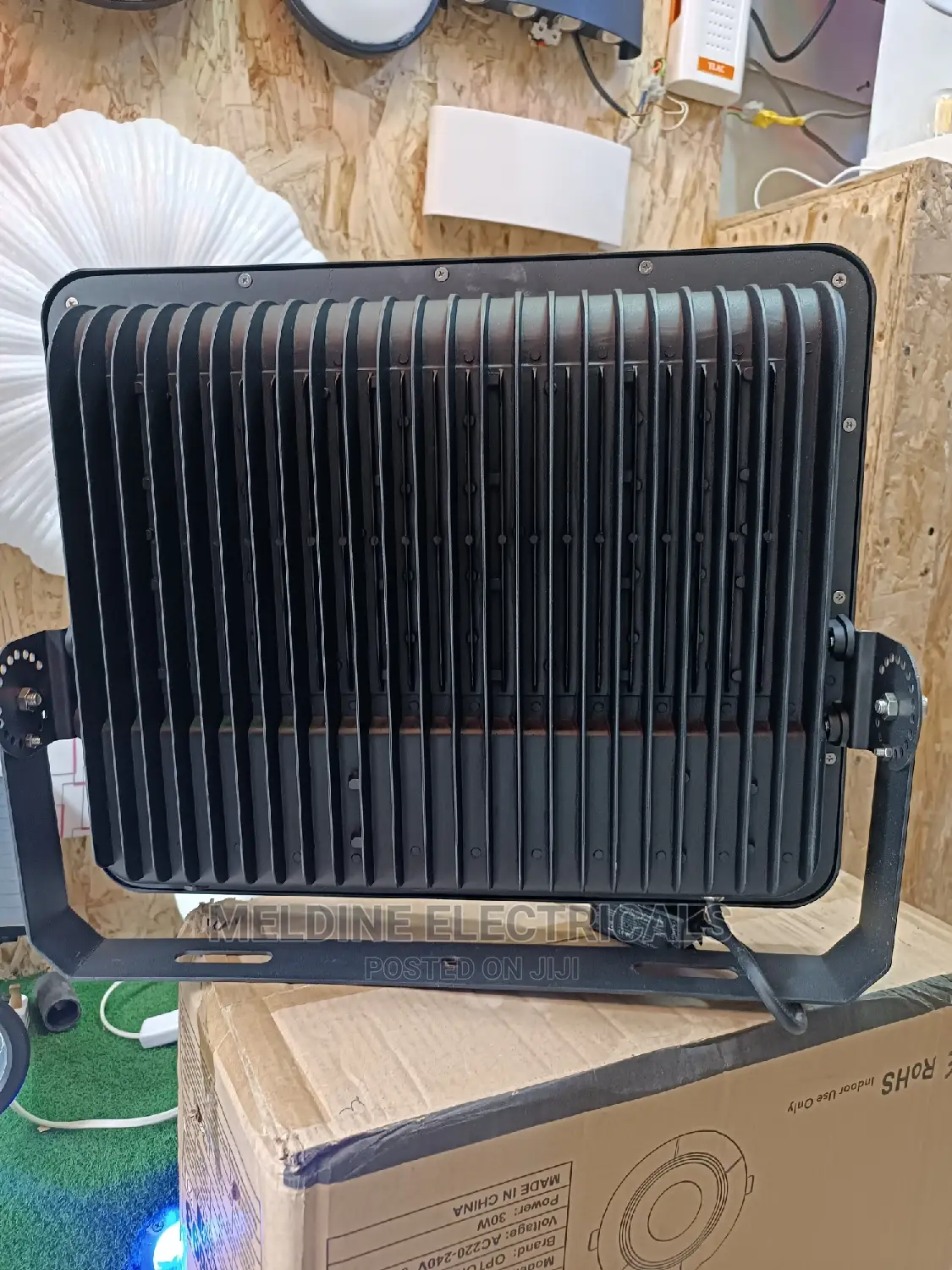 300watts AC Floodlight Max