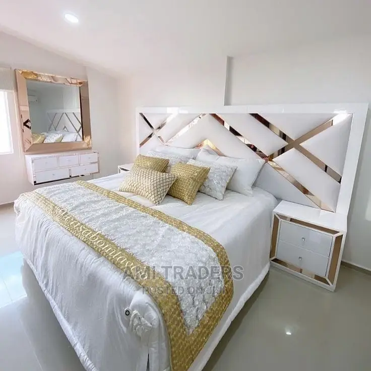 Extended White Golden White Queen Size Bed