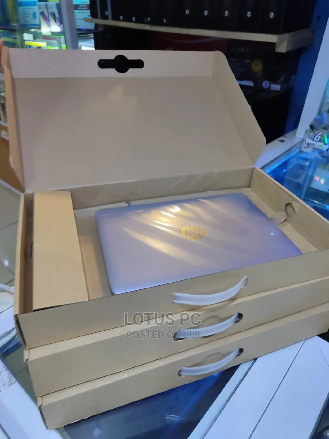 New Laptop HP EliteBook 820 G3 8GB Intel Core I7 SSD 256GB