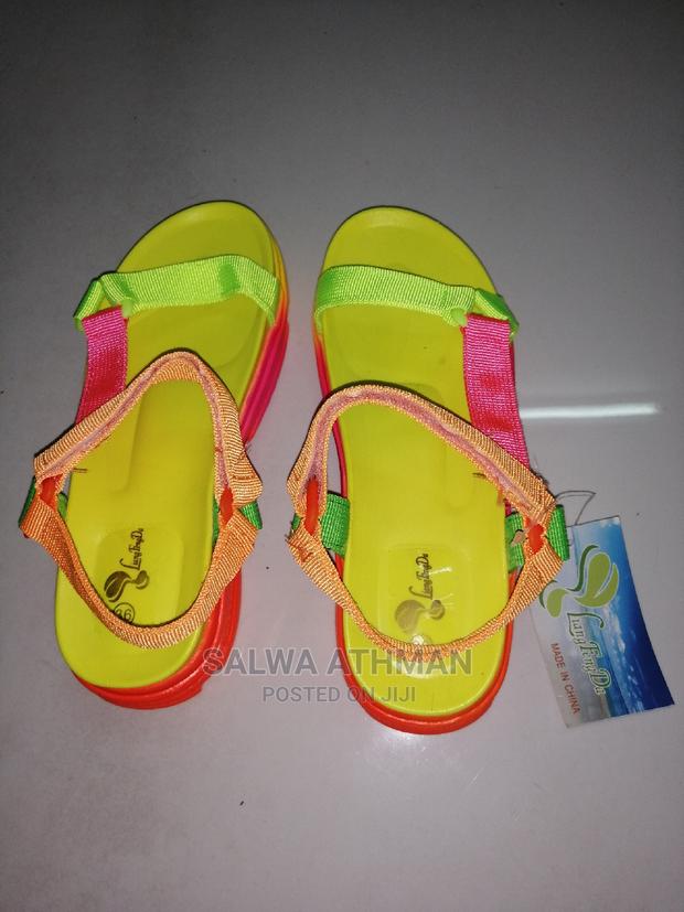 Size 36 Sandals Neon Colour - thumbnail 3