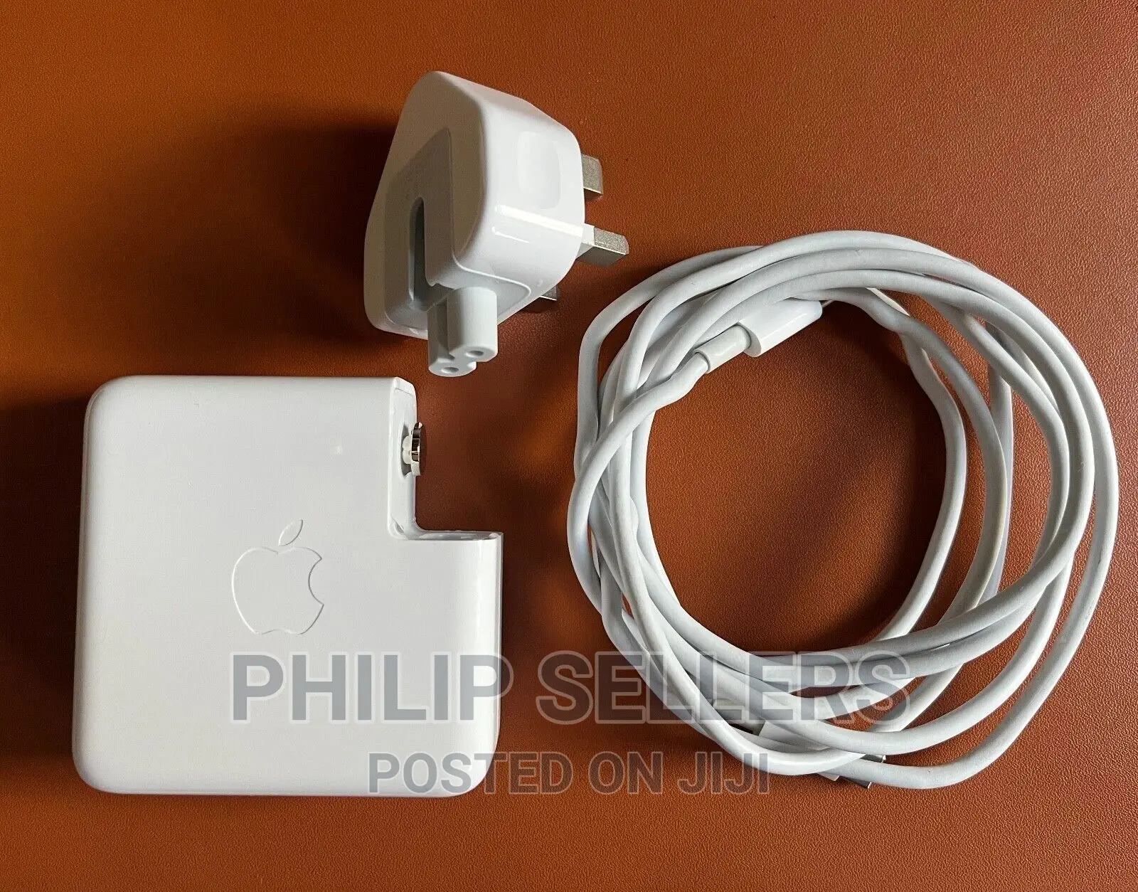 Genuine Apple 61W USB-C Macbook Power Adapter Charger and 2m